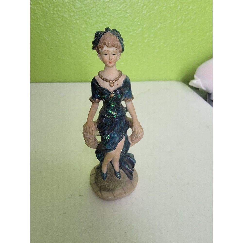 Vintage Resin Figurine 1930s Hollywood Starlet Women‎ In Green Dress
